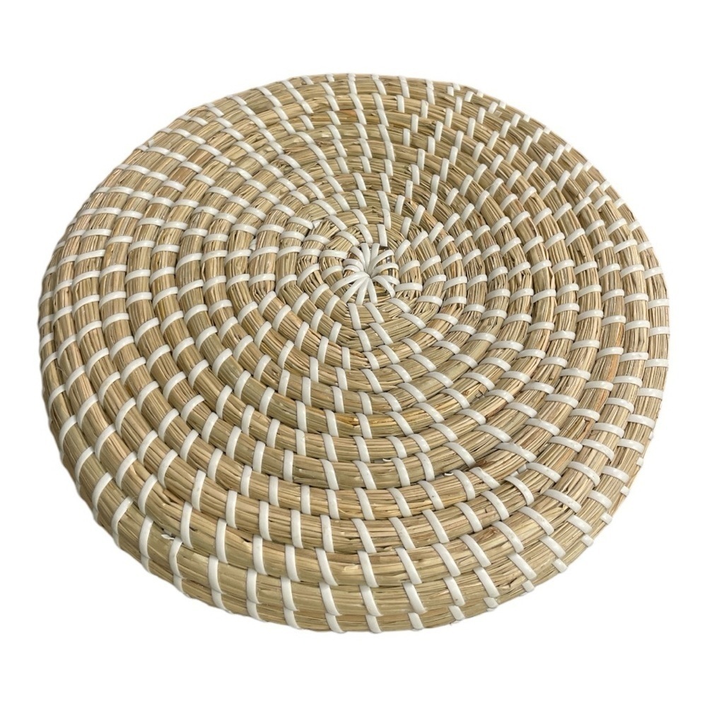 Wicker Tan Bowl Rattan
Basket Handmade Serving
Bowl w/ Beads, Fruit basket - Picture 4 of 9